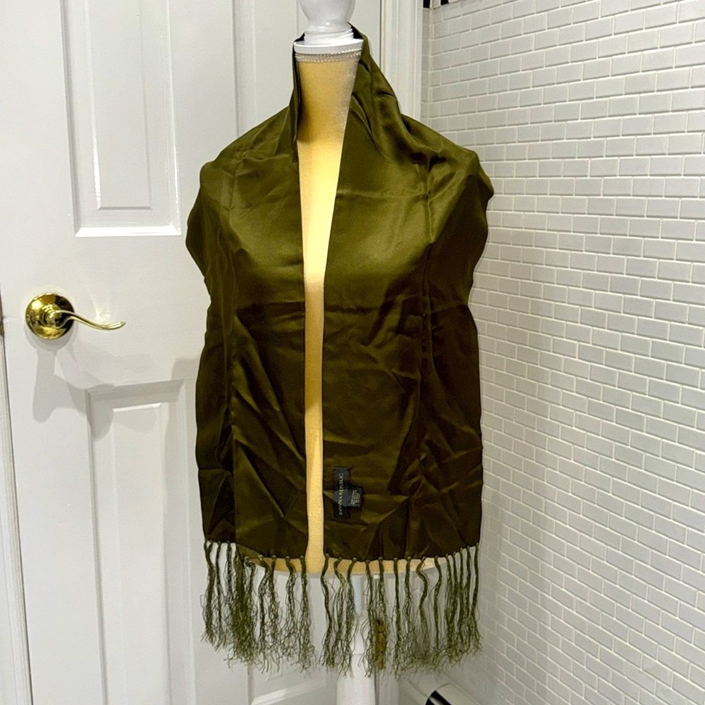 Banana Republic 💯 silk olive green Scarf with 7” silk fringe. 56” by 10” - Picture 2 of 6